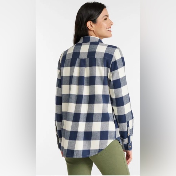 L.L. Bean Navy and Cream Checkered Button-Down Shirt - Picture 7 of 7